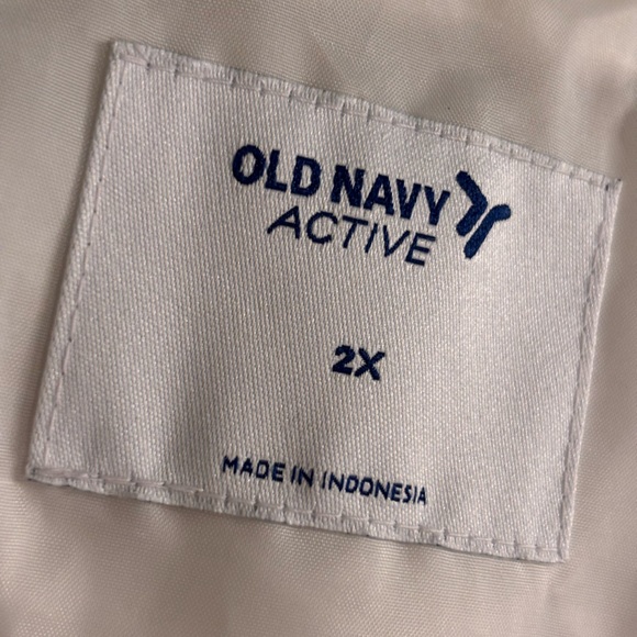 Old Navy Women's White Puffer Jacket - Picture 4 of 8